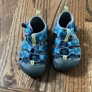 KEEN size 7 sandal